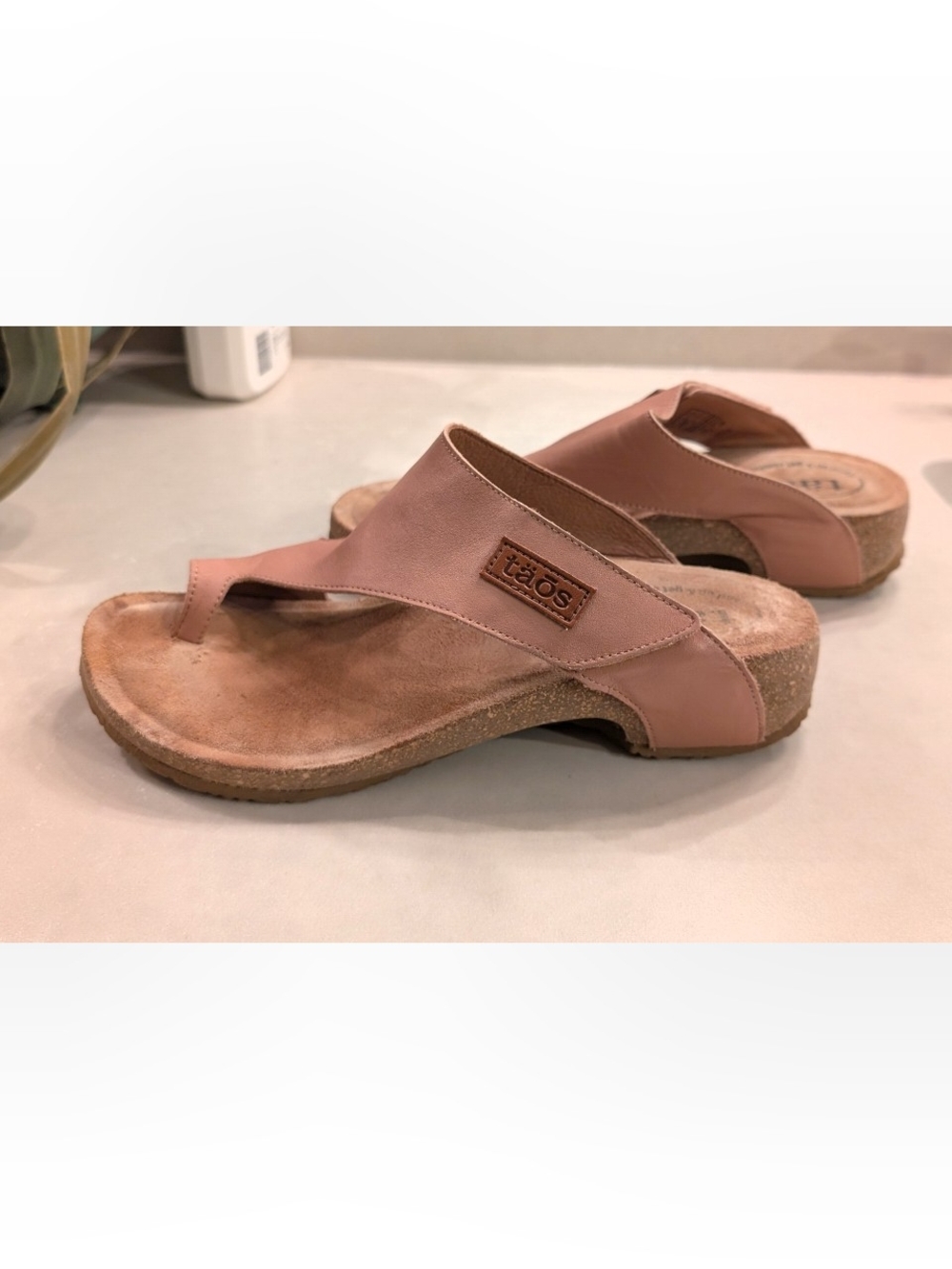 Taos Footwear Women's Dusty Rose Leather Toe-Post Sandals